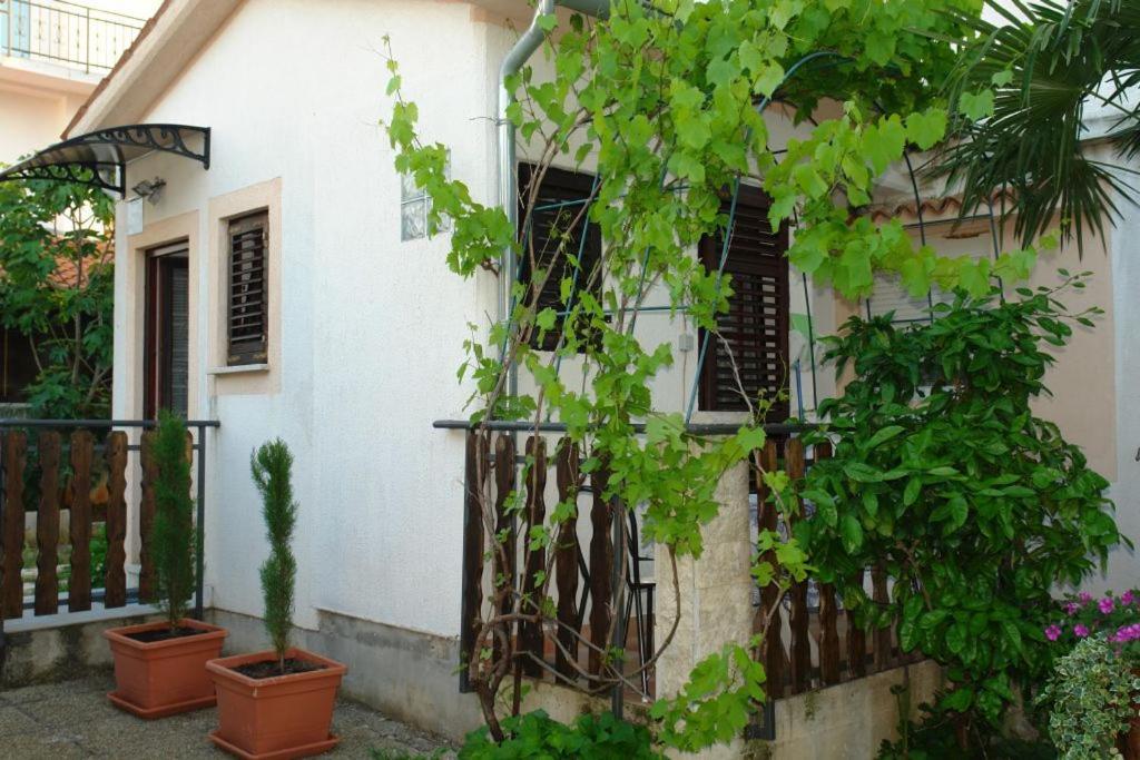 Apartmani Milokanovic Funtana Exterior foto